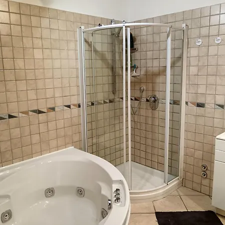 Sonia Raphael Lägenhet Pognana Lario