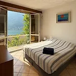 Sonia Raphael アパート