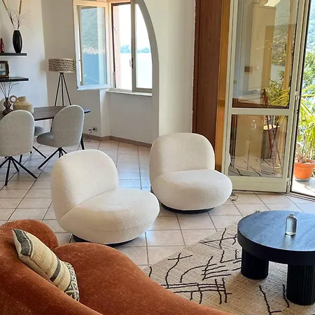 Sonia Raphael * 포그나나 라리오